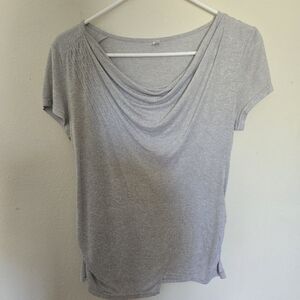 T-shirt gray ruffle